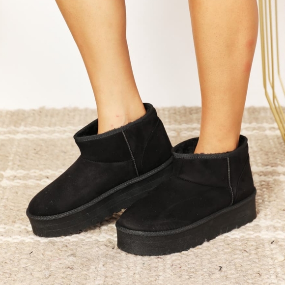 Harmony In Nature Shoes - Plush Fleece Lined Minis - Black